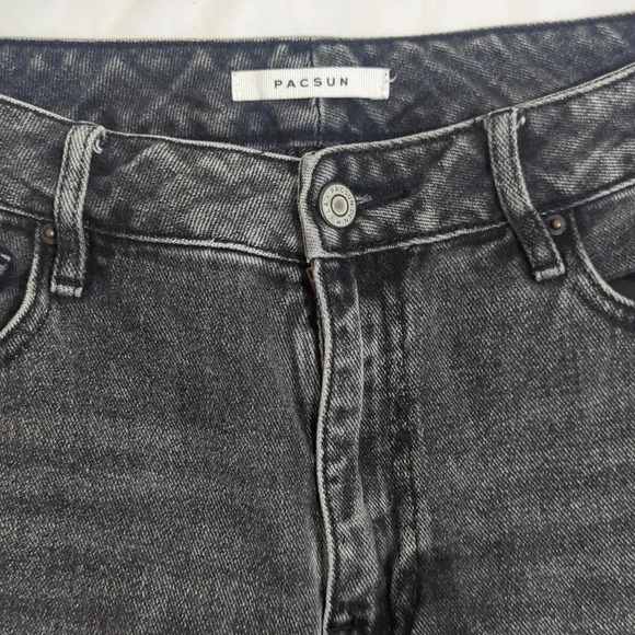 PacSun Mom Jean, Color Beverly Wash Size 28 - Picture 8 of 16